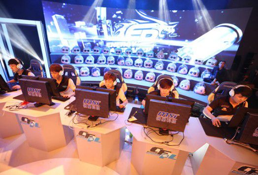 空突穿插型 空突穿插型